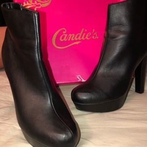 Candies platform black booties !
